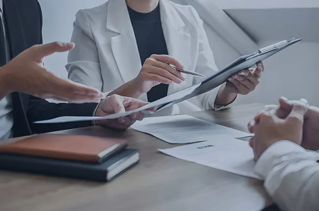 Provide invoices, packing lists and container‑loading cases to reduce logistics risks.